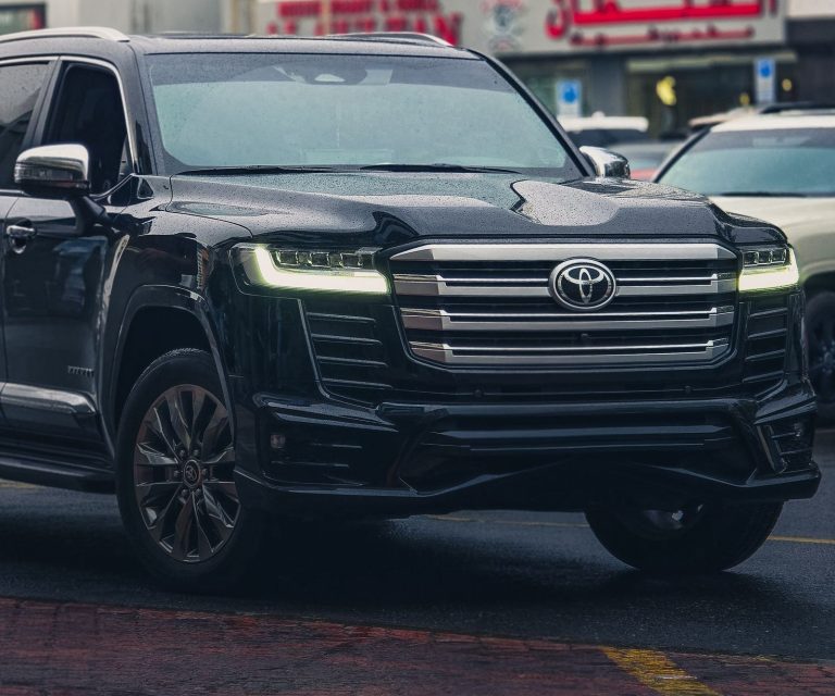 Toyota Land Cruiser 300